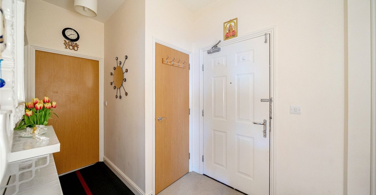 2 bedroom property for sale in  | Robinson Jackson