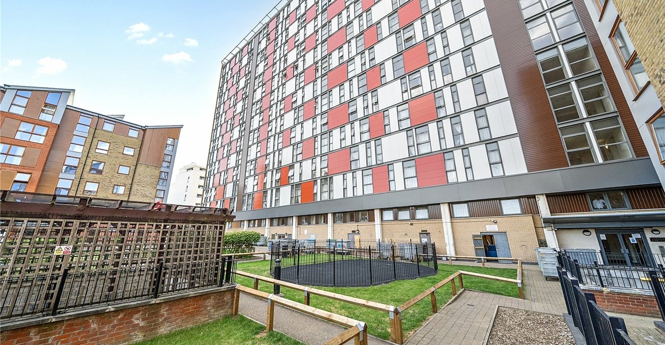 2 bedroom property for sale in  | Robinson Jackson