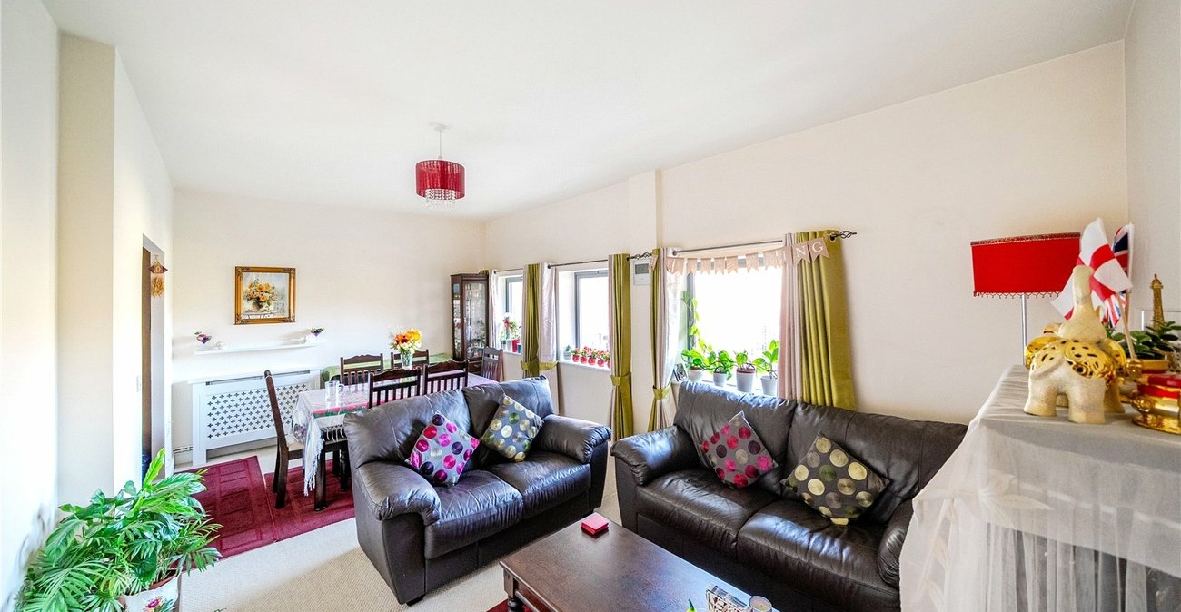 2 bedroom property for sale in  | Robinson Jackson