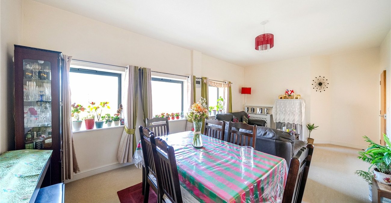 2 bedroom property for sale in  | Robinson Jackson