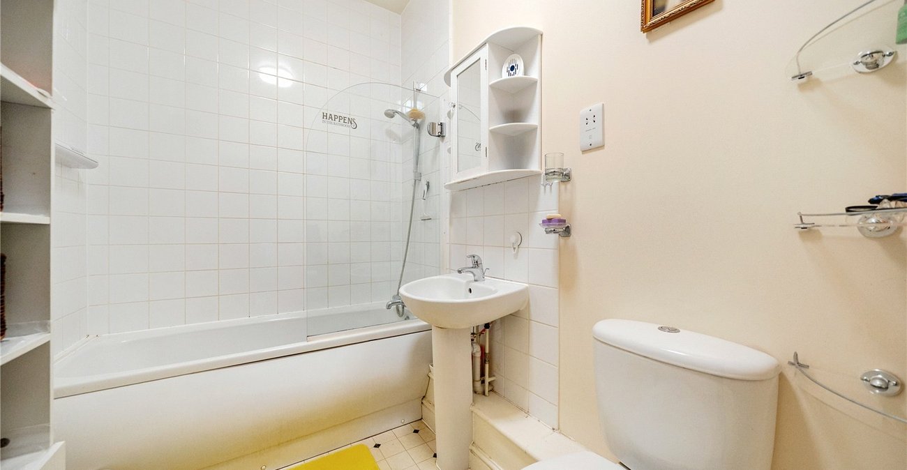 2 bedroom property for sale in  | Robinson Jackson