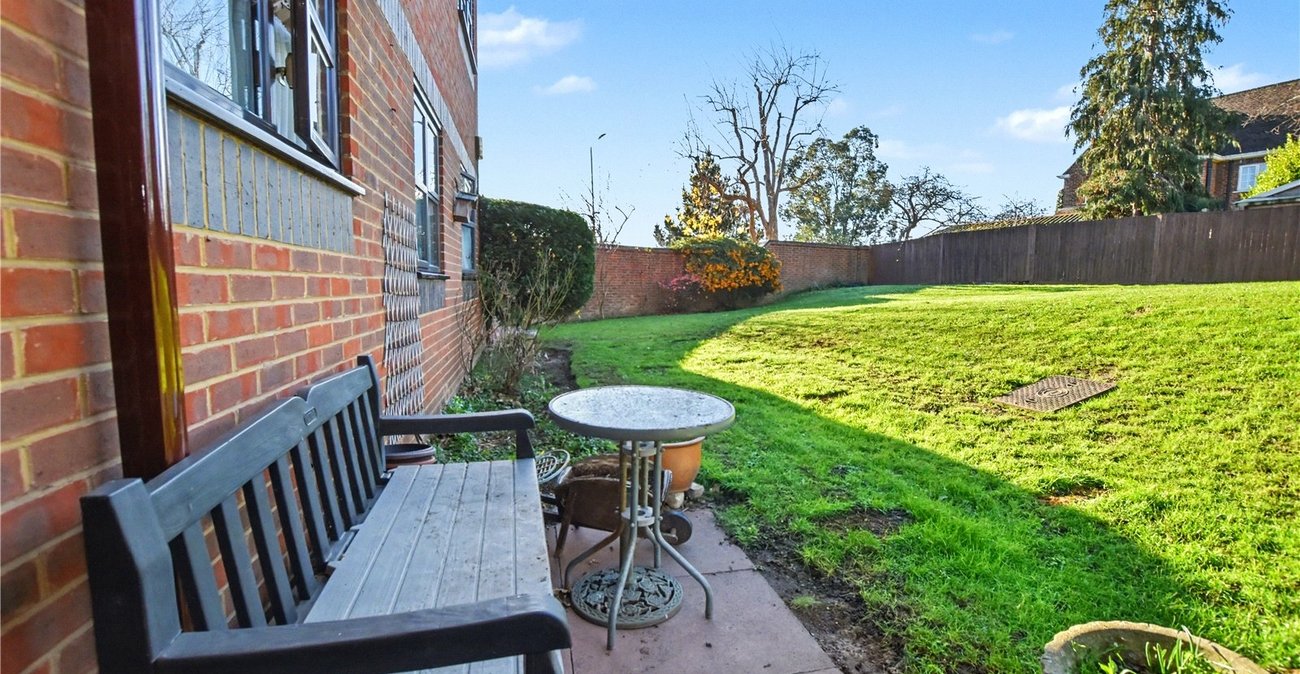 2 bedroom property for sale in Crayford | Robinson Jackson