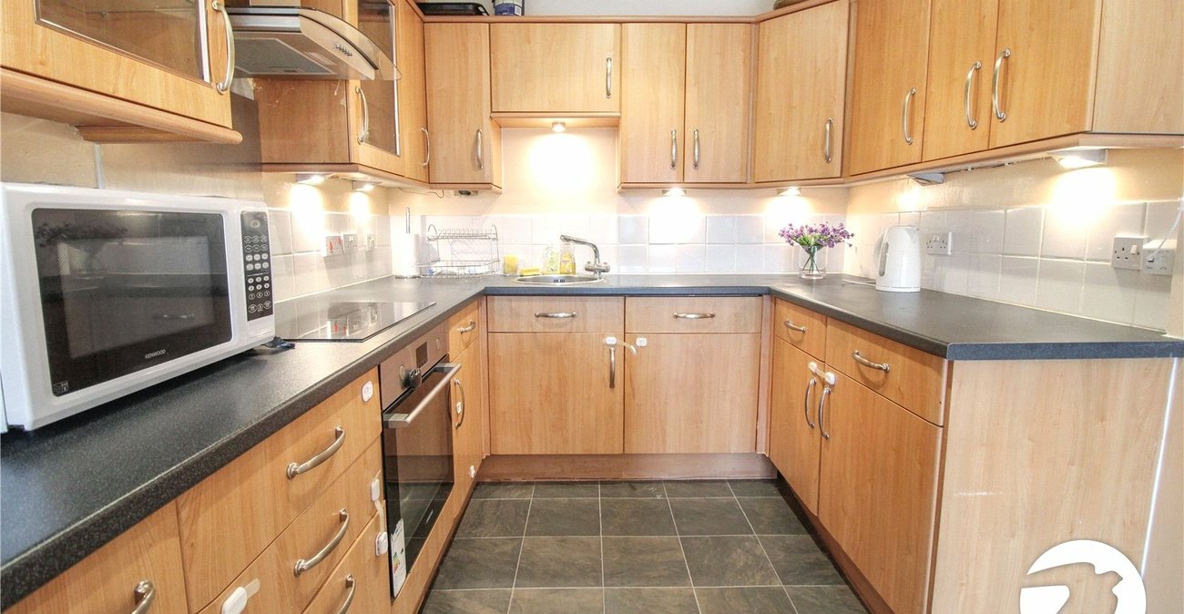 1 bedroom property for sale in Greenhithe | Robinson Jackson