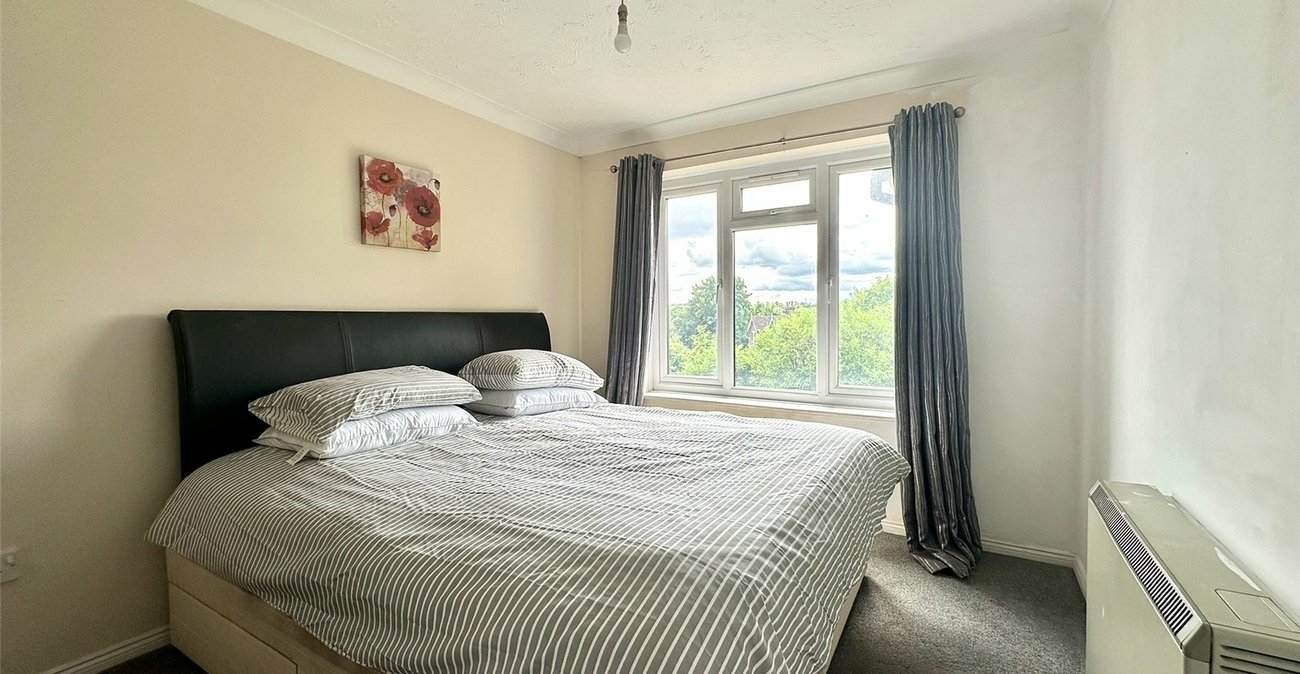 1 bedroom property for sale in Greenhithe | Robinson Jackson