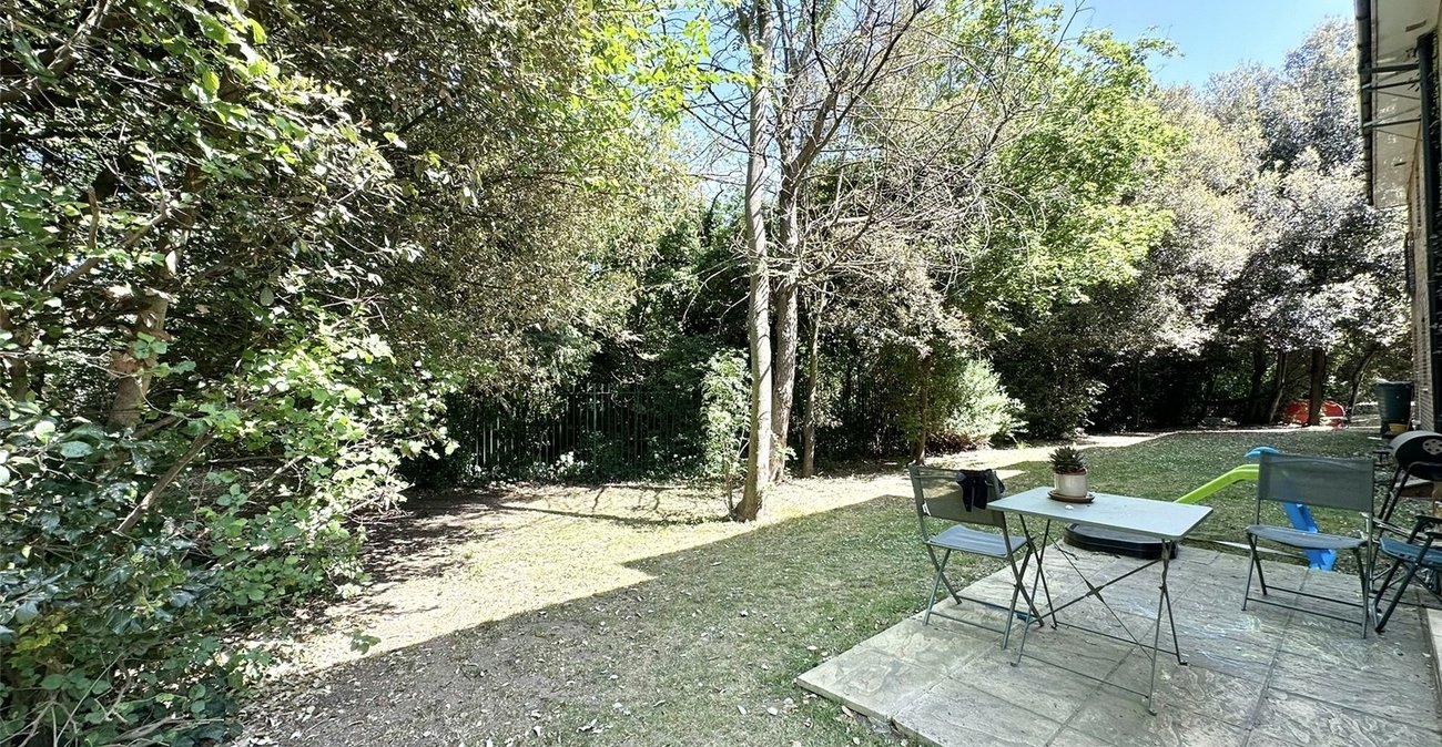 1 bedroom property for sale in Greenhithe | Robinson Jackson