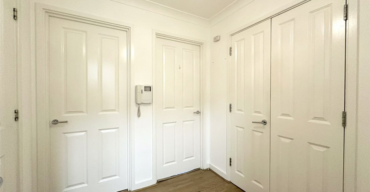 1 bedroom property for sale in Greenhithe | Robinson Jackson