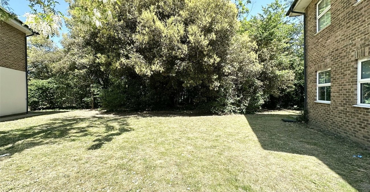 1 bedroom property for sale in Greenhithe | Robinson Jackson