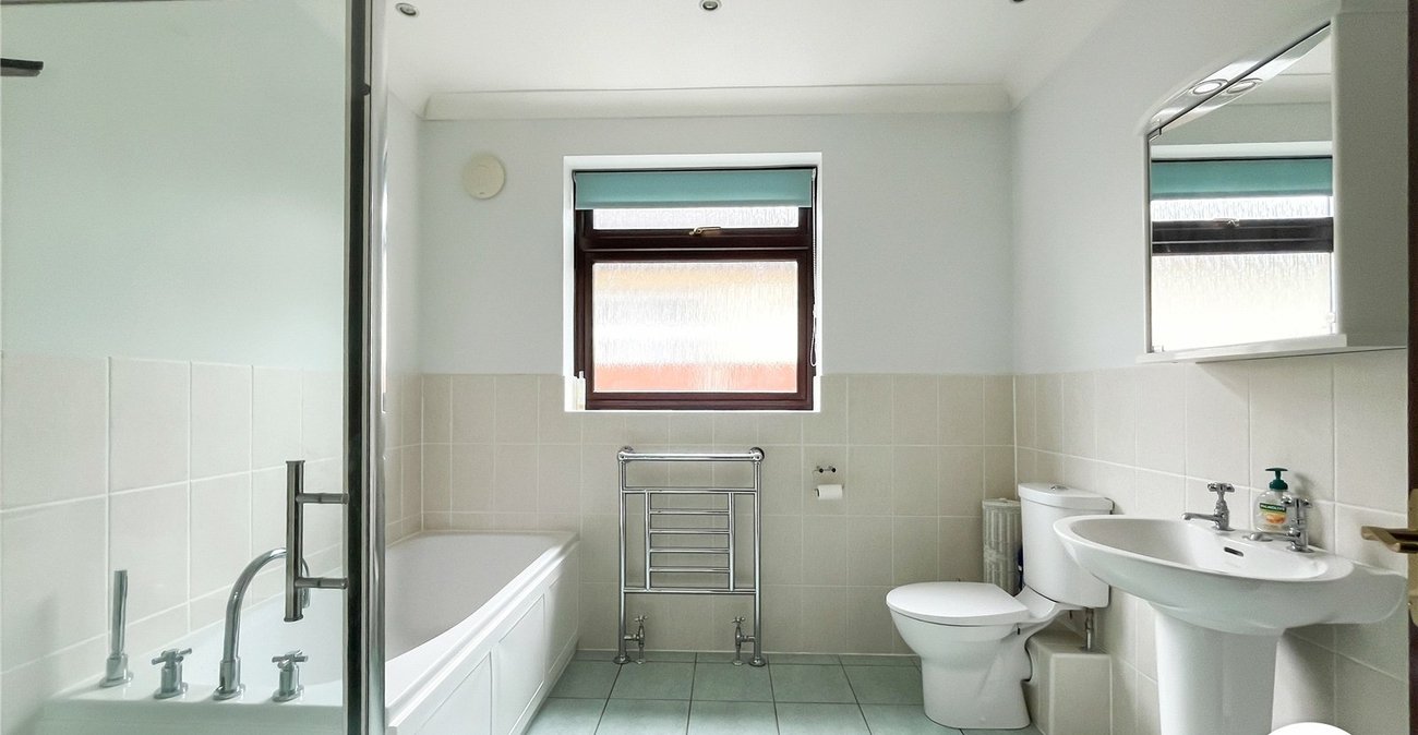 4 bedroom bungalow for sale in Newington | Robinson Michael & Jackson