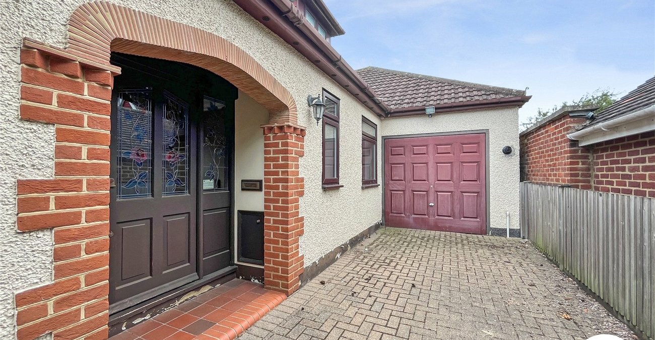 4 bedroom bungalow for sale in Newington | Robinson Michael & Jackson