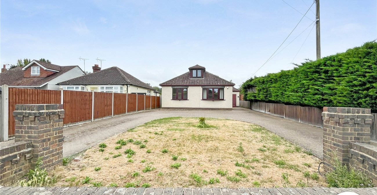 4 bedroom bungalow for sale in Newington | Robinson Michael & Jackson