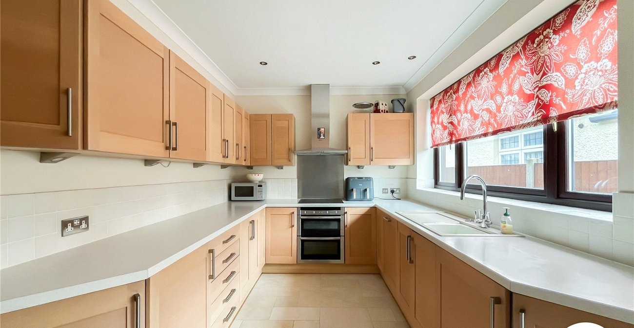 4 bedroom bungalow for sale in Newington | Robinson Michael & Jackson