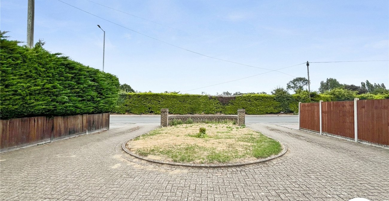 4 bedroom bungalow for sale in Newington | Robinson Michael & Jackson