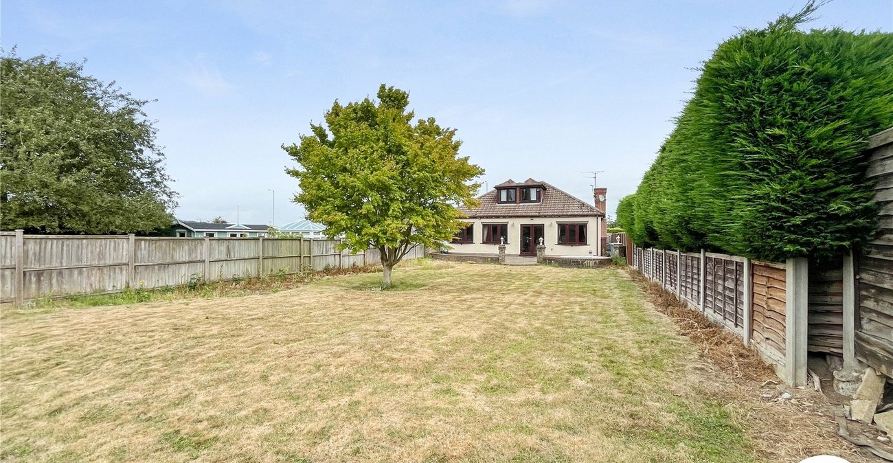 4 bedroom bungalow for sale in Newington | Robinson Michael & Jackson