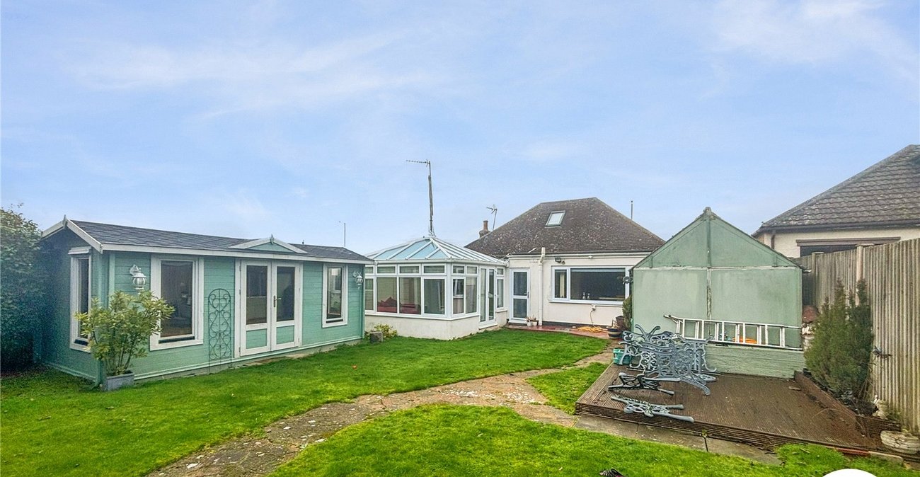 3 bedroom bungalow for sale in Newington | Robinson Michael & Jackson