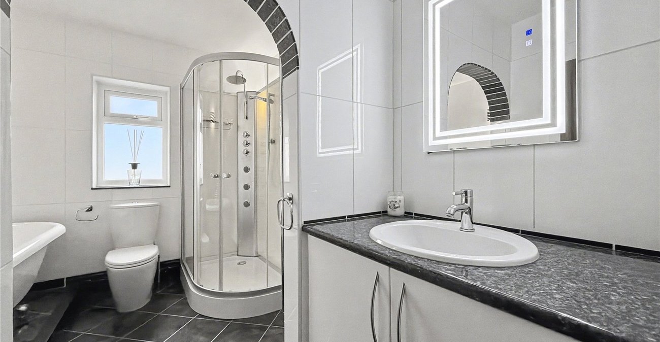 4 bedroom bungalow for sale in Newington | Robinson Michael & Jackson