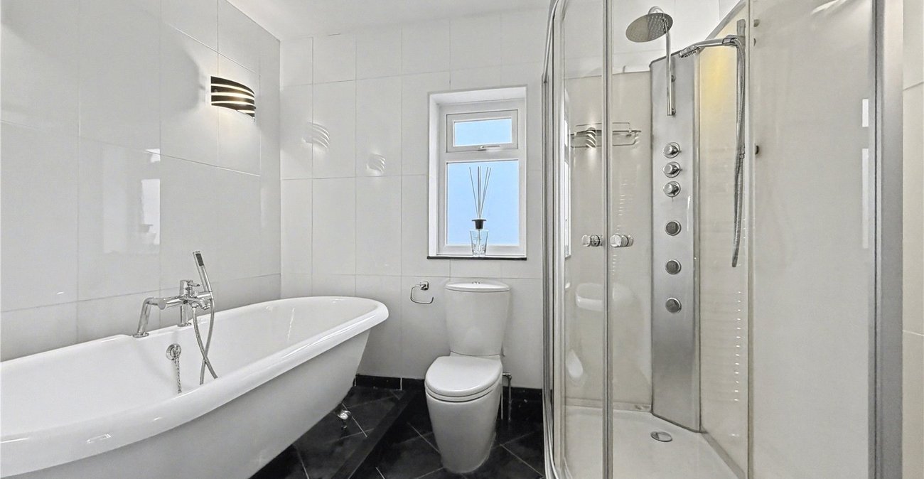 4 bedroom bungalow for sale in Newington | Robinson Michael & Jackson