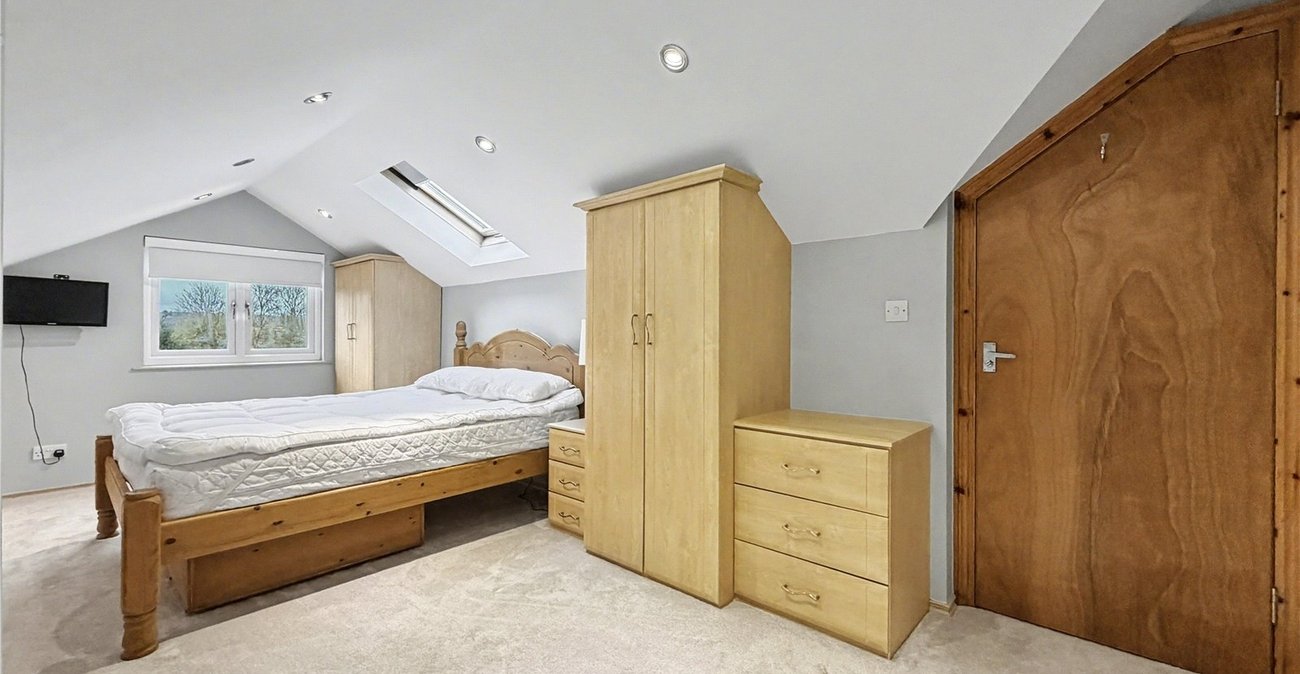 4 bedroom bungalow for sale in Newington | Robinson Michael & Jackson