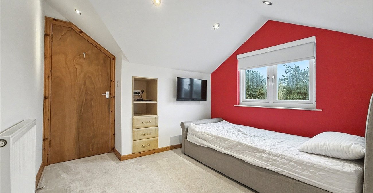 4 bedroom bungalow for sale in Newington | Robinson Michael & Jackson