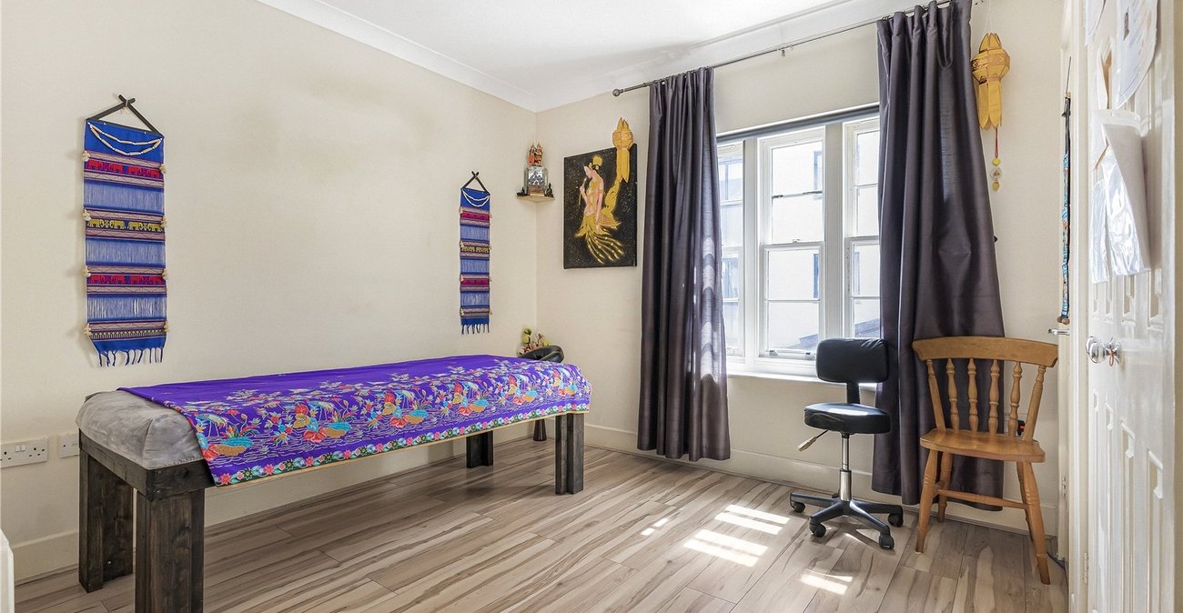2 bedroom property for sale in Northfleet | Robinson Michael & Jackson