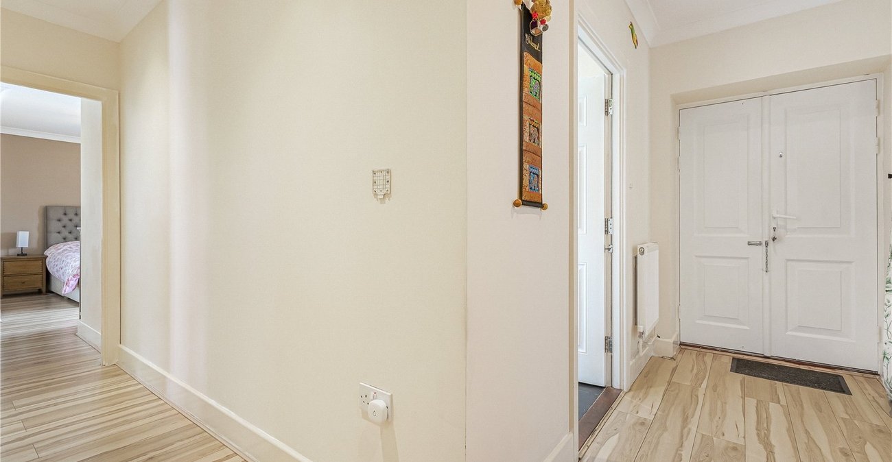 2 bedroom property for sale in Northfleet | Robinson Michael & Jackson