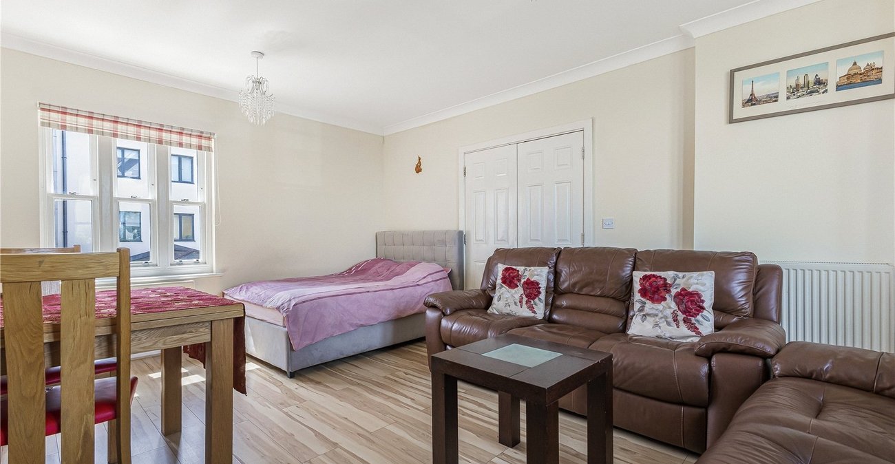 2 bedroom property for sale in Northfleet | Robinson Michael & Jackson
