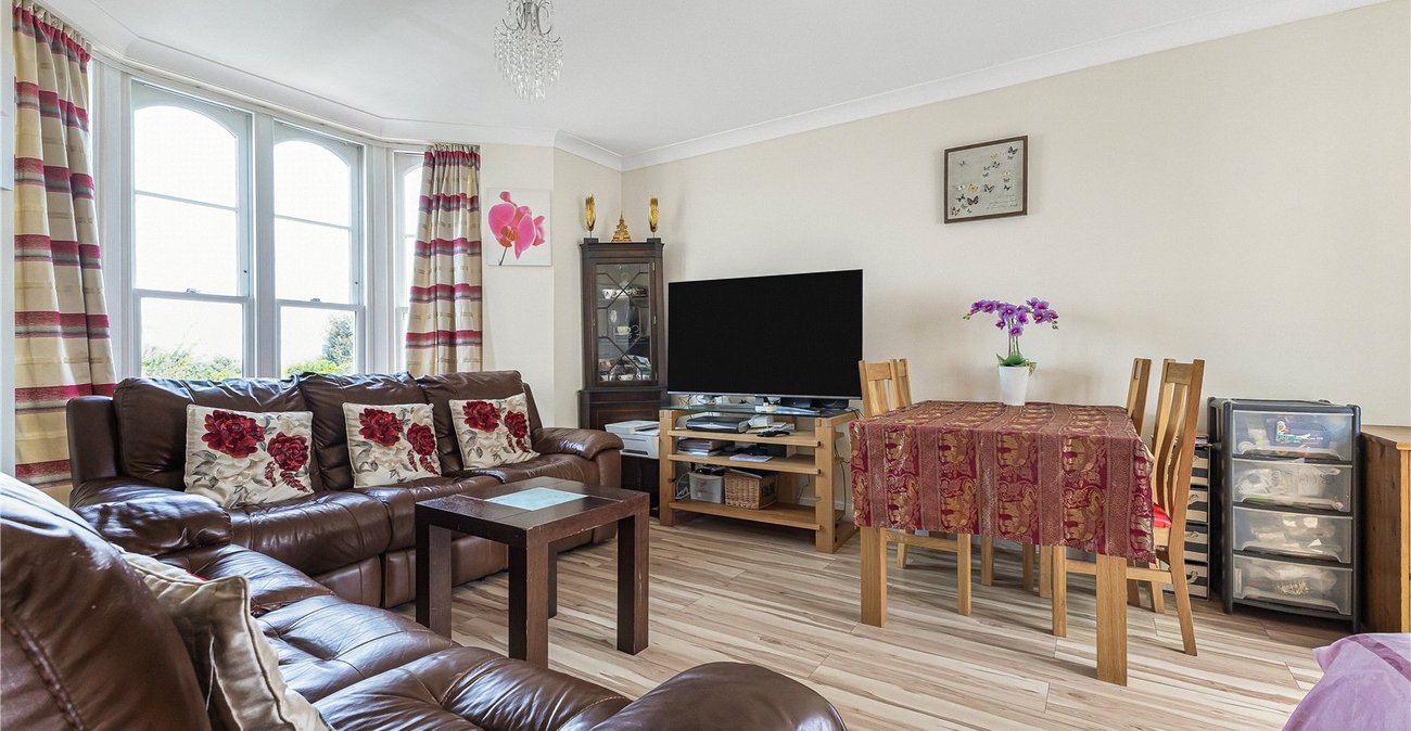 2 bedroom property for sale in Northfleet | Robinson Michael & Jackson