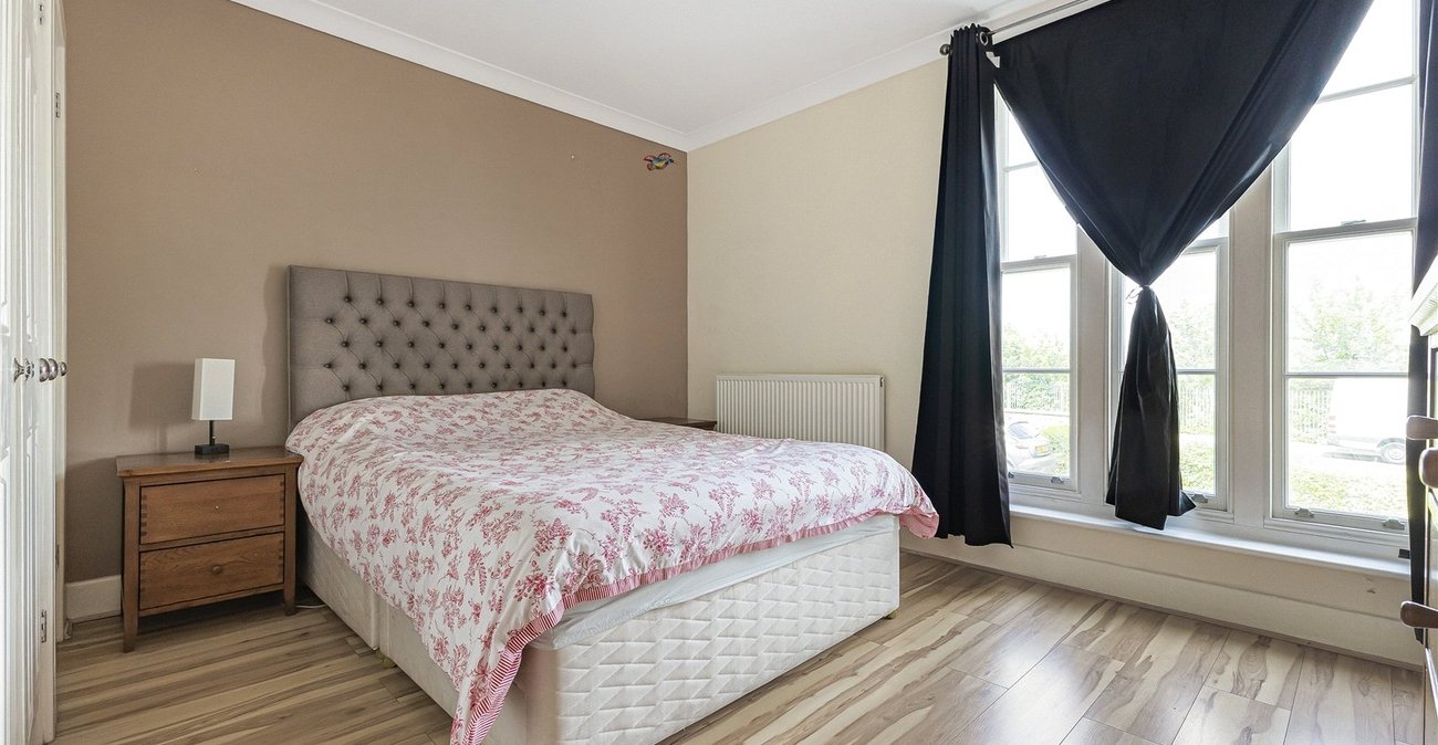 2 bedroom property for sale in Northfleet | Robinson Michael & Jackson