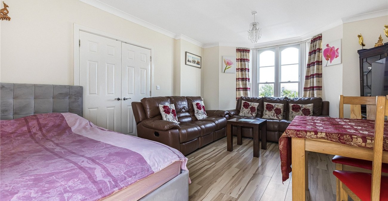 2 bedroom property for sale in Northfleet | Robinson Michael & Jackson