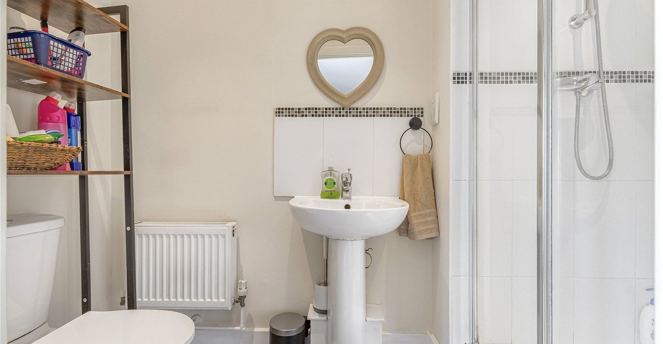 2 bedroom property for sale in Northfleet | Robinson Michael & Jackson