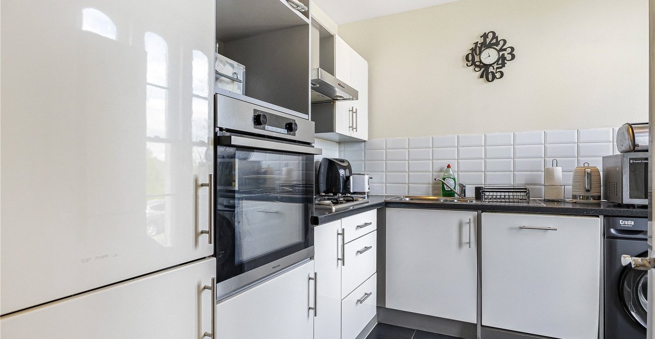 2 bedroom property for sale in Northfleet | Robinson Michael & Jackson