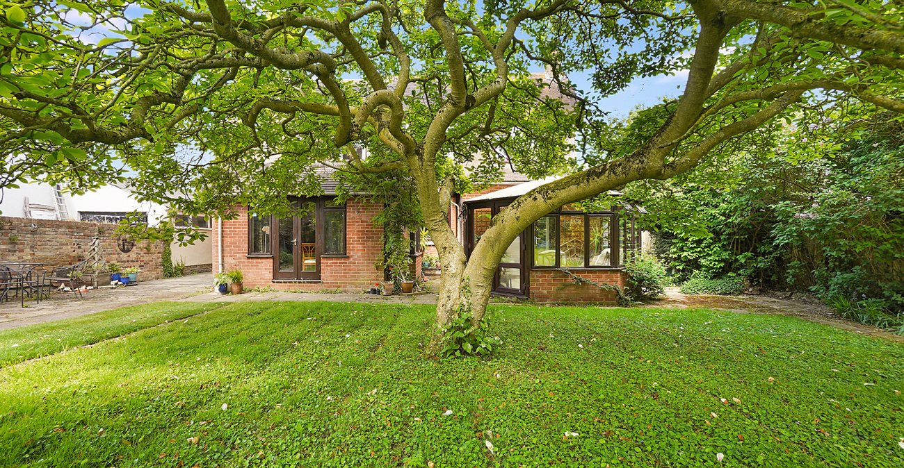 4 bedroom house for sale in Rainham | Robinson Michael & Jackson