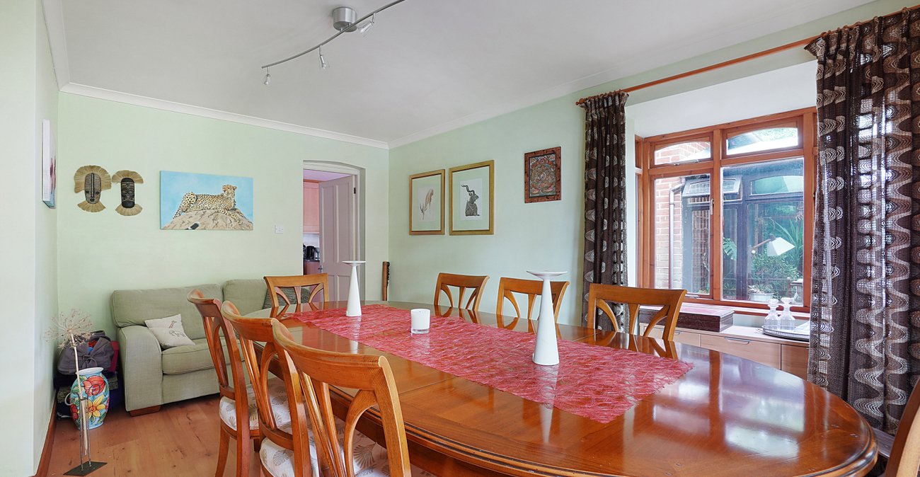 4 bedroom house for sale in Rainham | Robinson Michael & Jackson