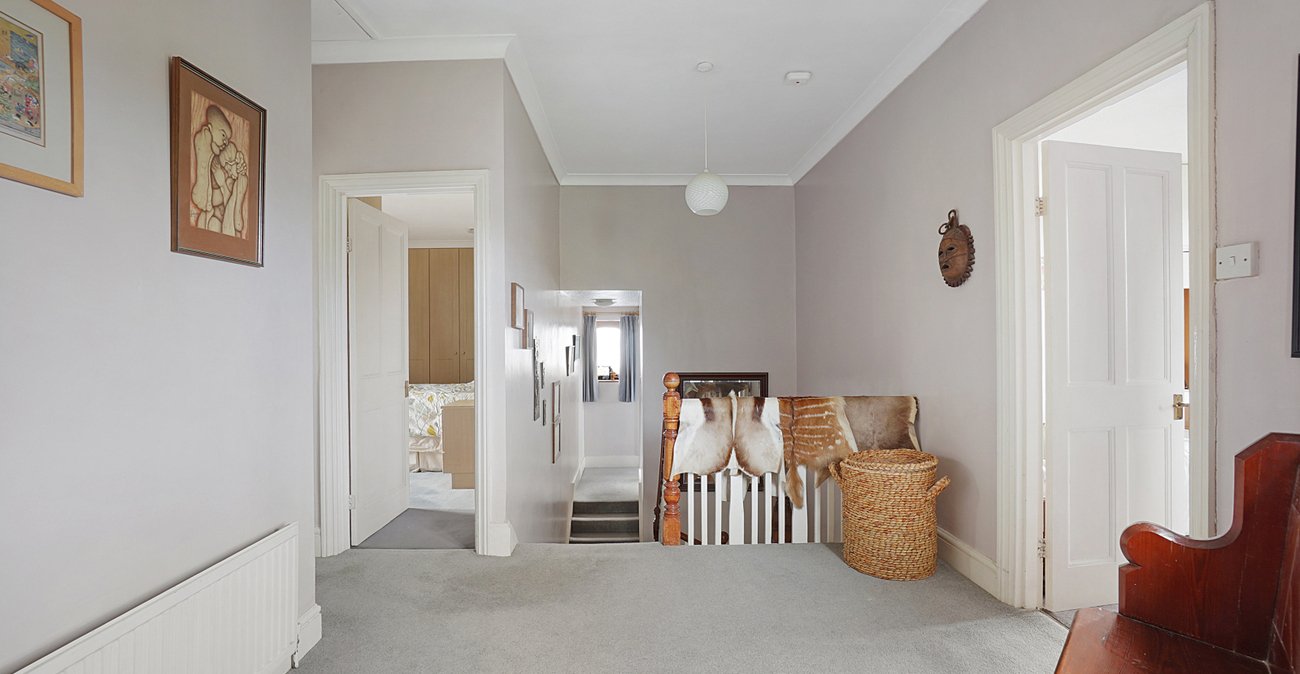 4 bedroom house for sale in Rainham | Robinson Michael & Jackson