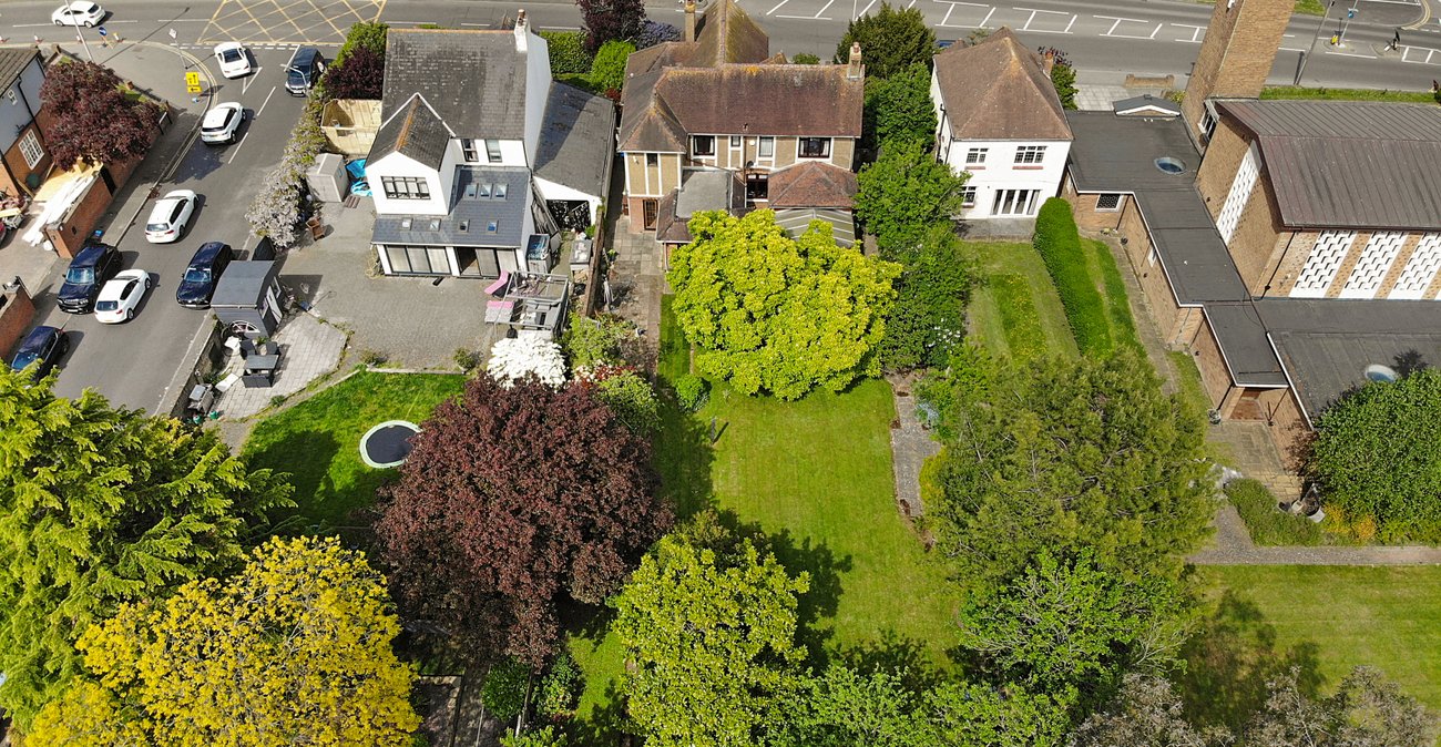 4 bedroom house for sale in Rainham | Robinson Michael & Jackson