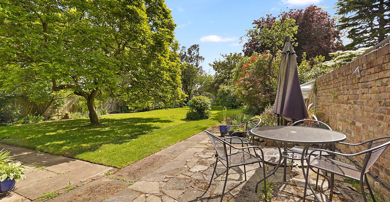 4 bedroom house for sale in Rainham | Robinson Michael & Jackson