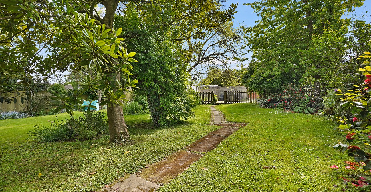 4 bedroom house for sale in Rainham | Robinson Michael & Jackson