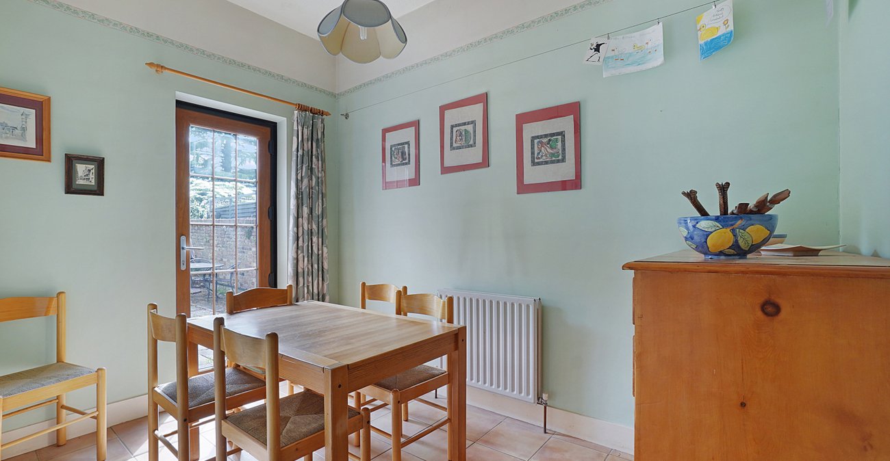 4 bedroom house for sale in Rainham | Robinson Michael & Jackson