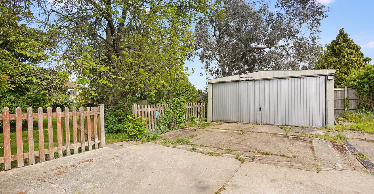 4 bedroom house for sale in Rainham | Robinson Michael & Jackson