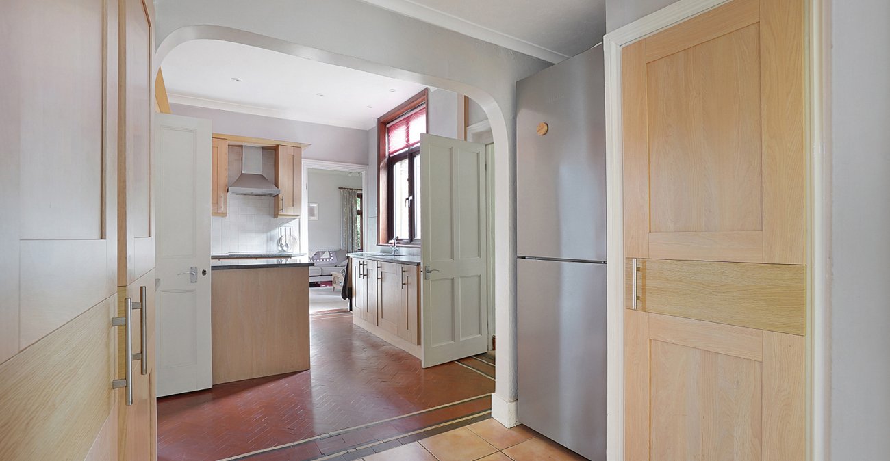 4 bedroom house for sale in Rainham | Robinson Michael & Jackson