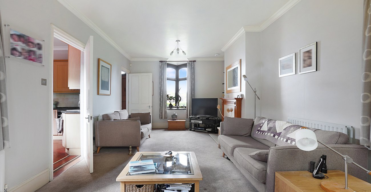 4 bedroom house for sale in Rainham | Robinson Michael & Jackson