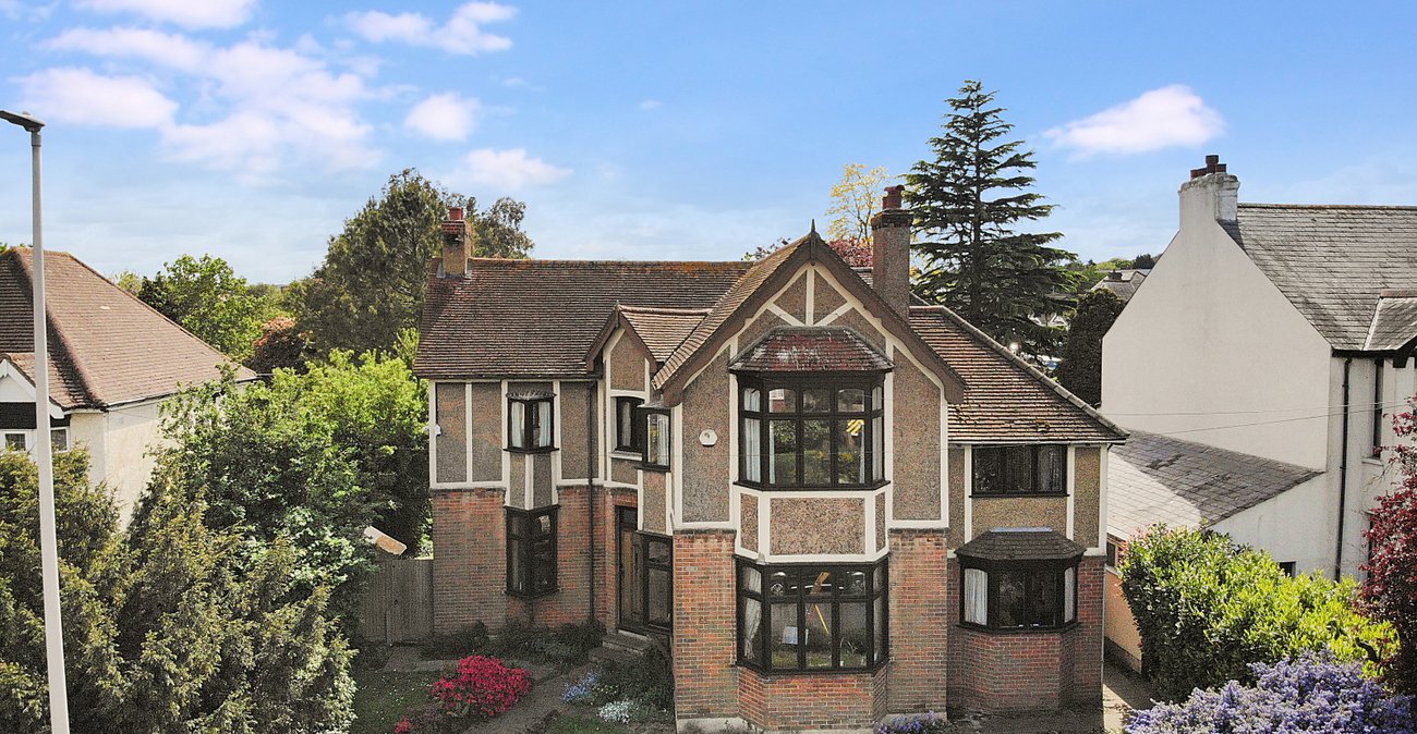 4 bedroom house for sale in Rainham | Robinson Michael & Jackson