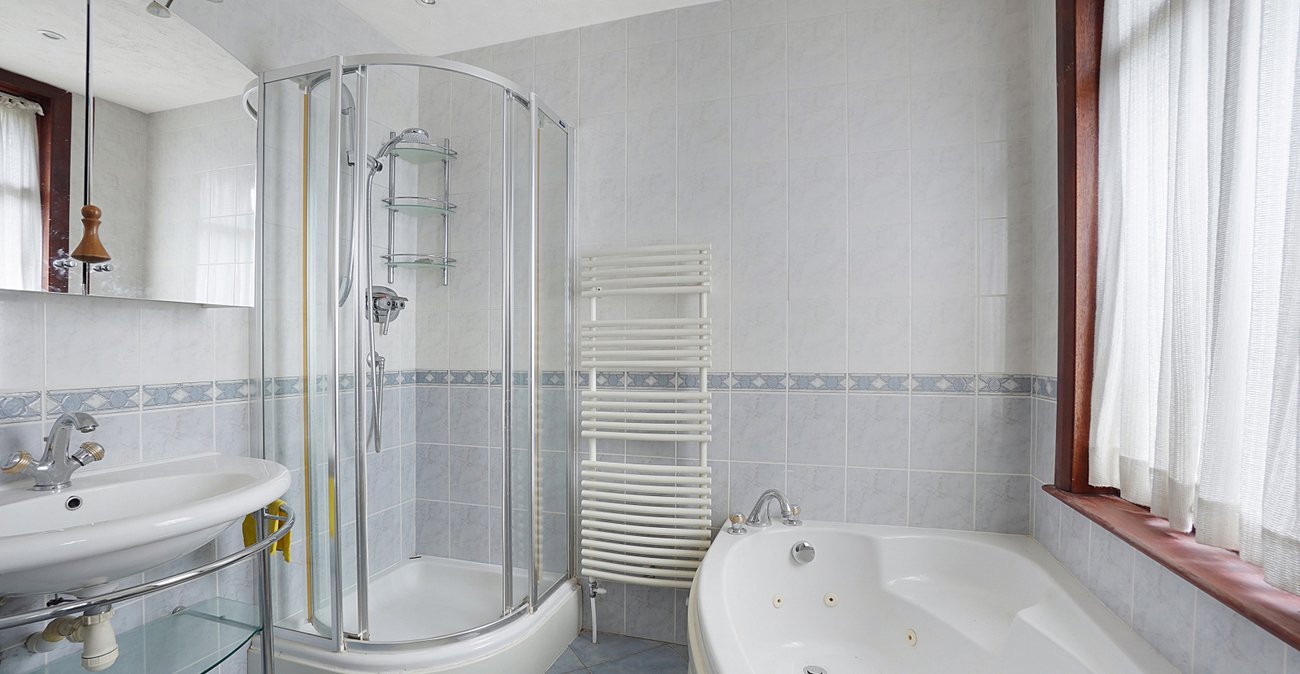 4 bedroom house for sale in Rainham | Robinson Michael & Jackson