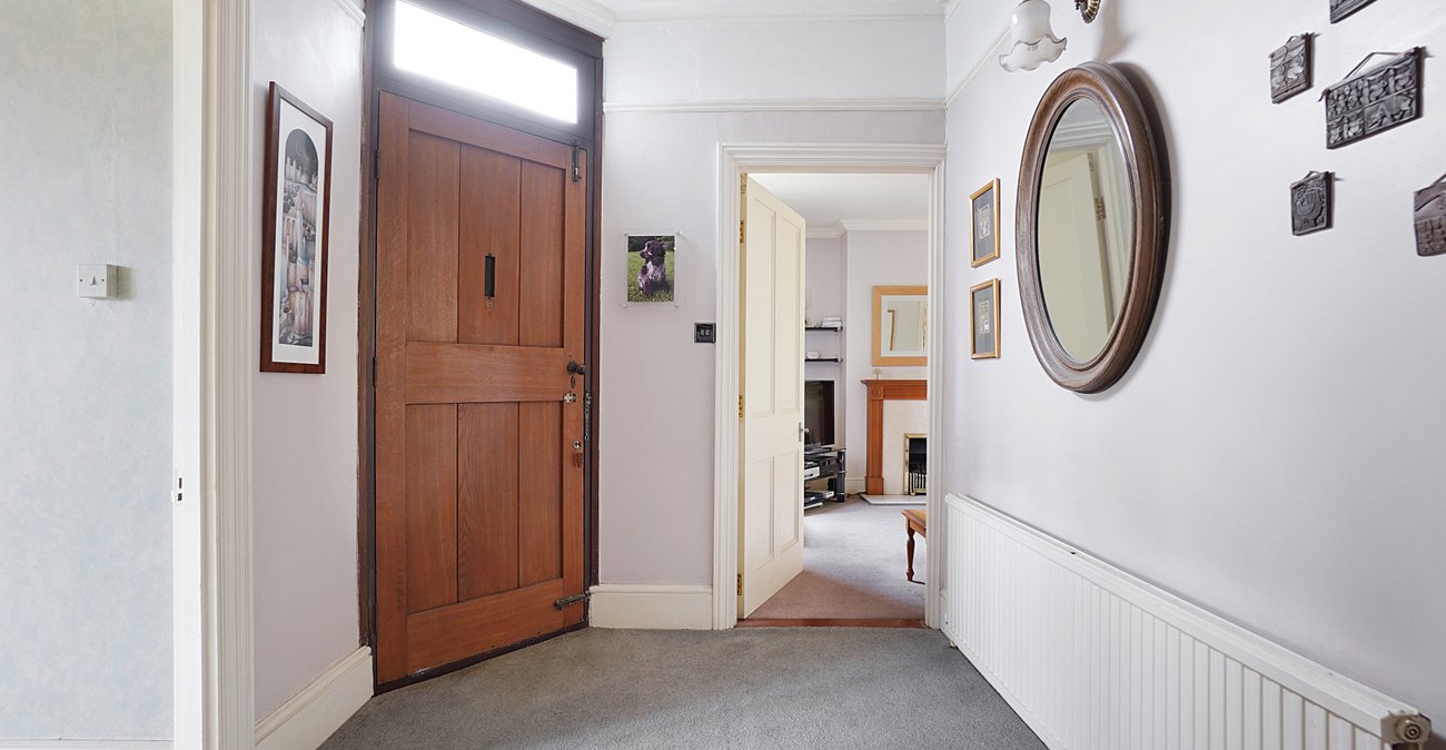 4 bedroom house for sale in Rainham | Robinson Michael & Jackson