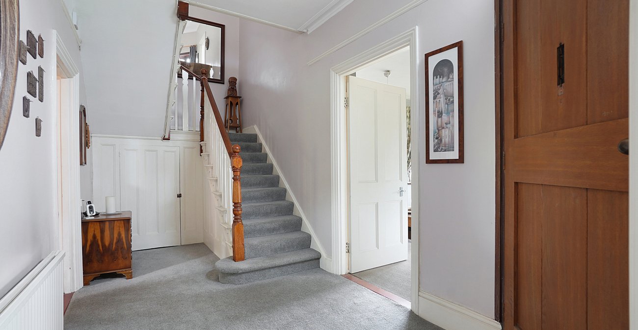 4 bedroom house for sale in Rainham | Robinson Michael & Jackson