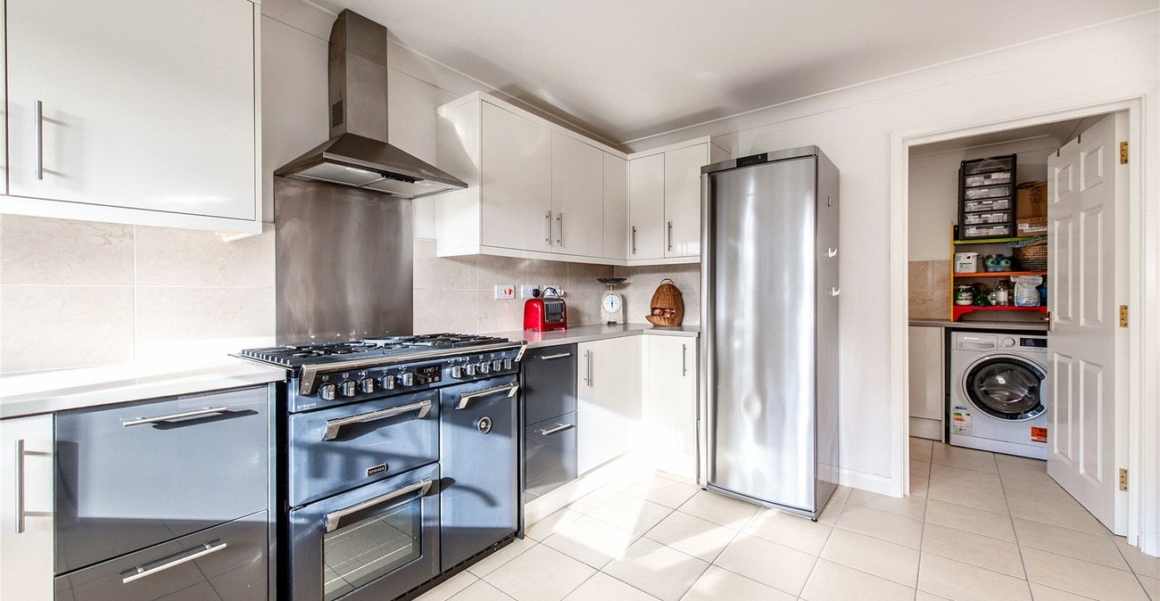 4 bedroom house for sale in Rainham | Robinson Michael & Jackson