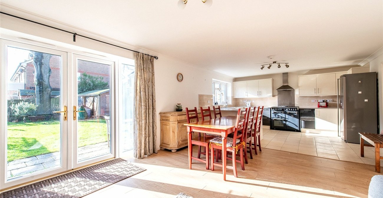 4 bedroom house for sale in Rainham | Robinson Michael & Jackson