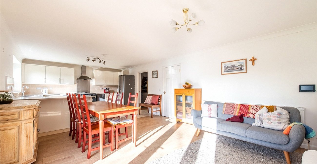 4 bedroom house for sale in Rainham | Robinson Michael & Jackson