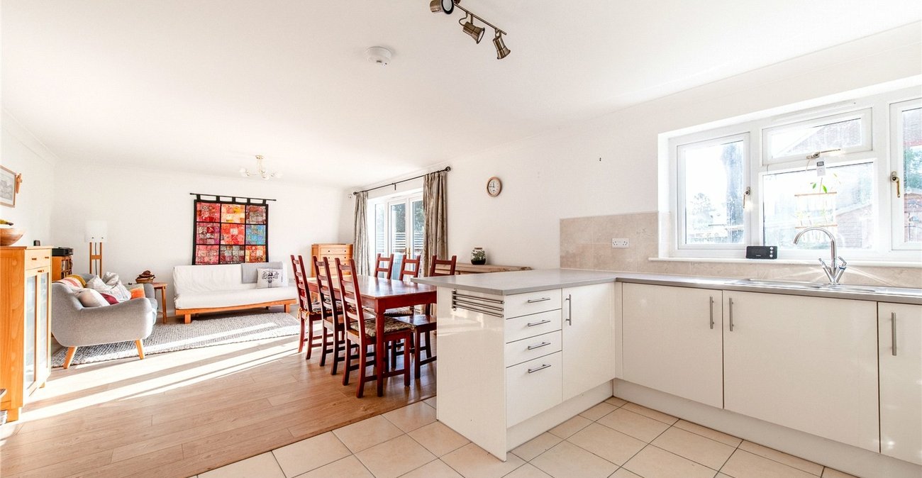 4 bedroom house for sale in Rainham | Robinson Michael & Jackson