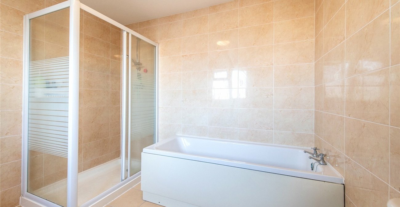 4 bedroom house for sale in Rainham | Robinson Michael & Jackson