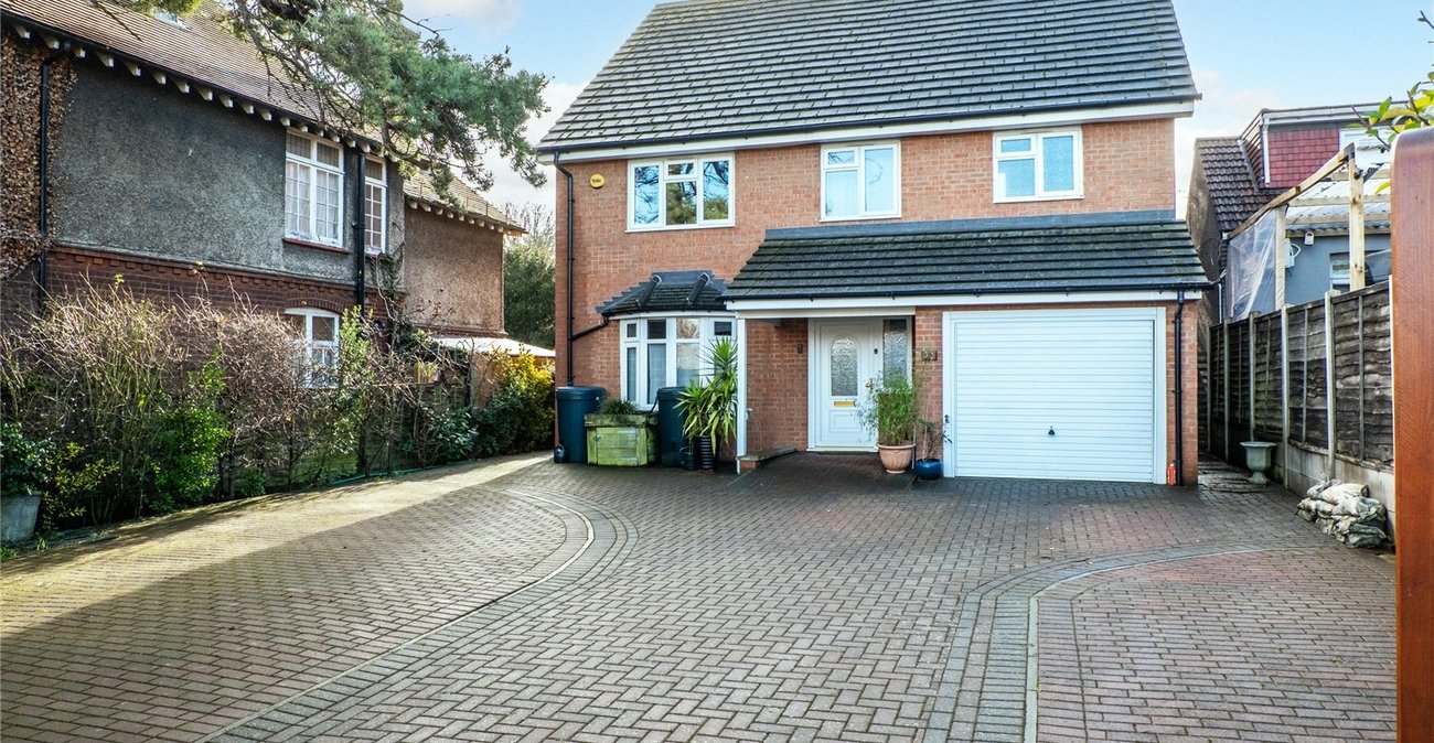 4 bedroom house for sale in Rainham | Robinson Michael & Jackson